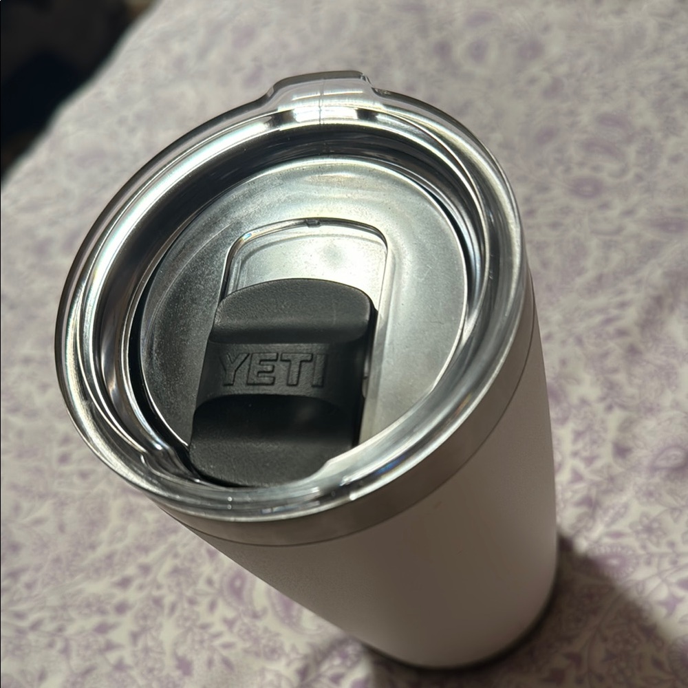 YETI White Tumbler 20oz - Picture 2 of 4